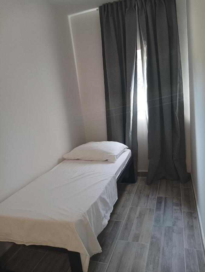 Val Apartmani, Stara Novalja Luaran gambar