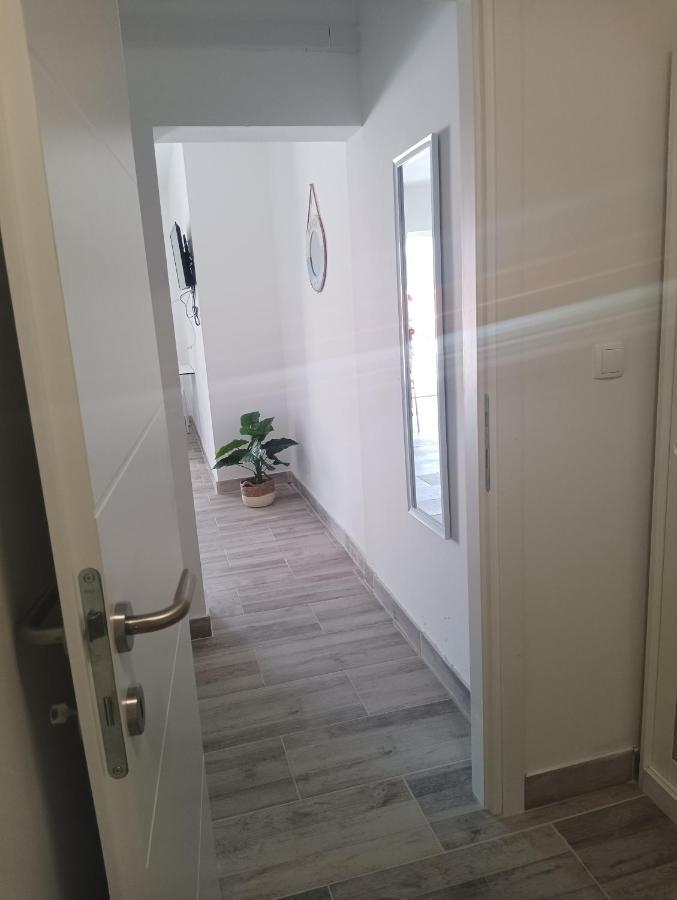 Val Apartmani, Stara Novalja Luaran gambar