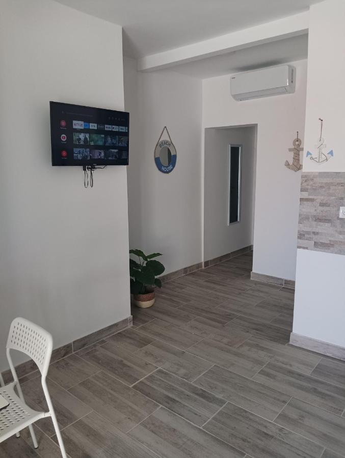 Val Apartmani, Stara Novalja Luaran gambar