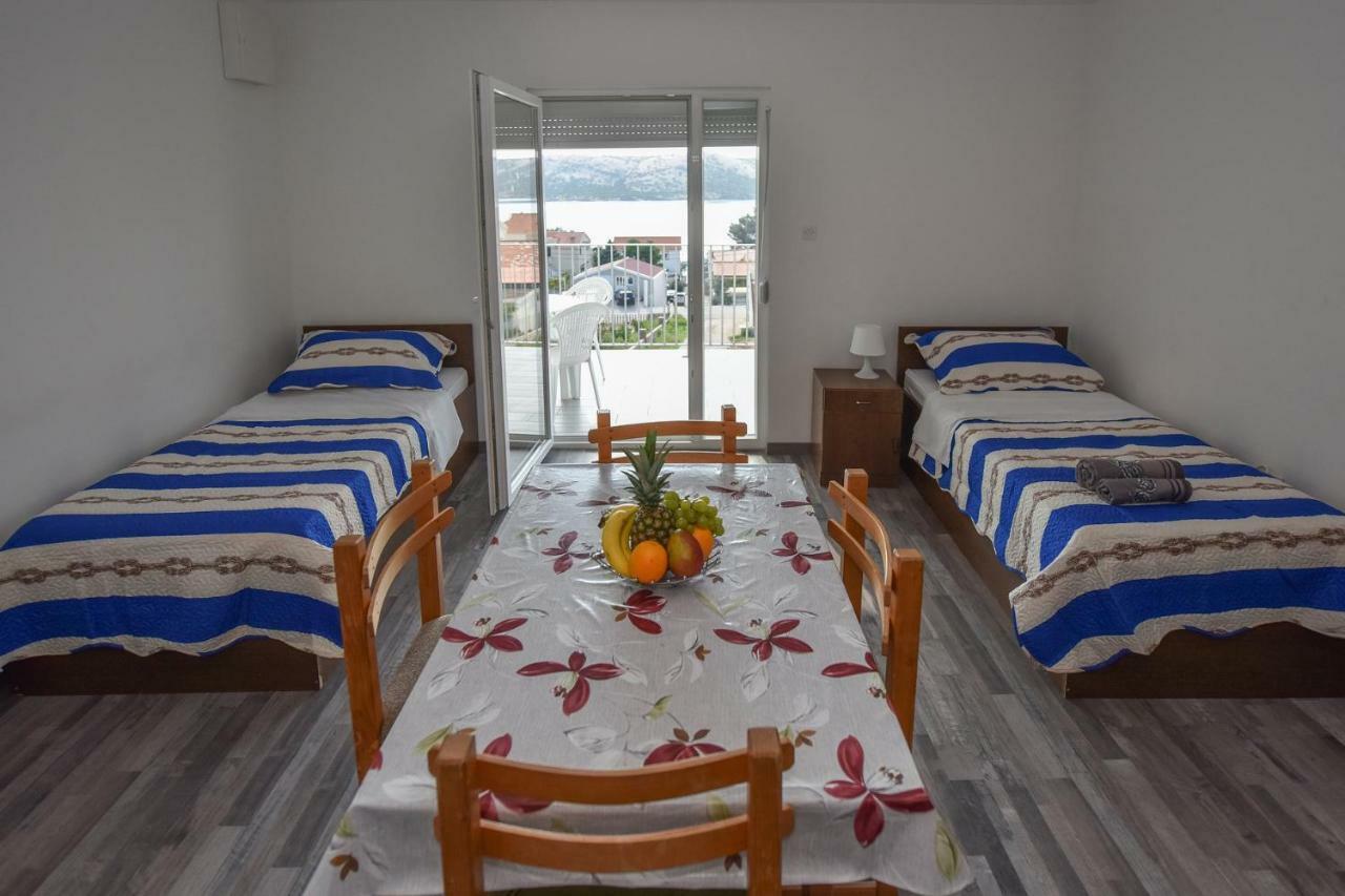 Val Apartmani, Stara Novalja Luaran gambar