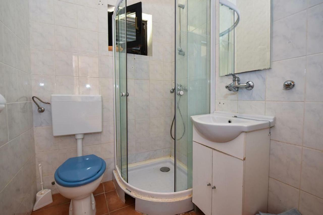 Val Apartmani, Stara Novalja Luaran gambar