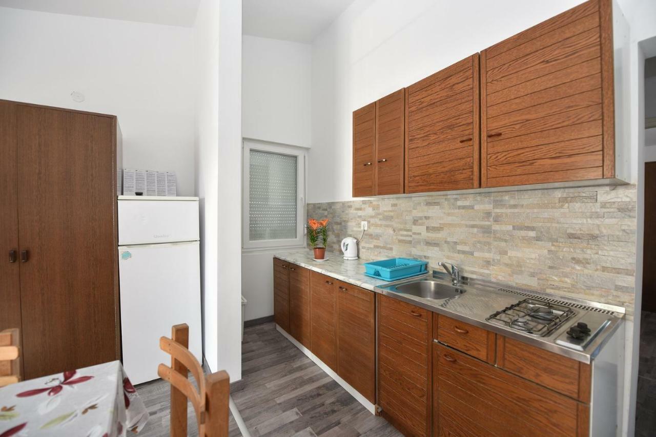 Val Apartmani, Stara Novalja Luaran gambar