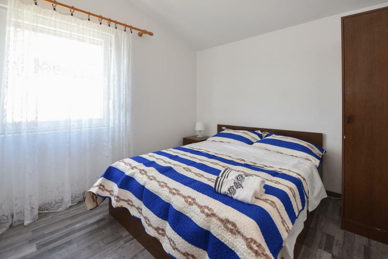 Val Apartmani, Stara Novalja Luaran gambar