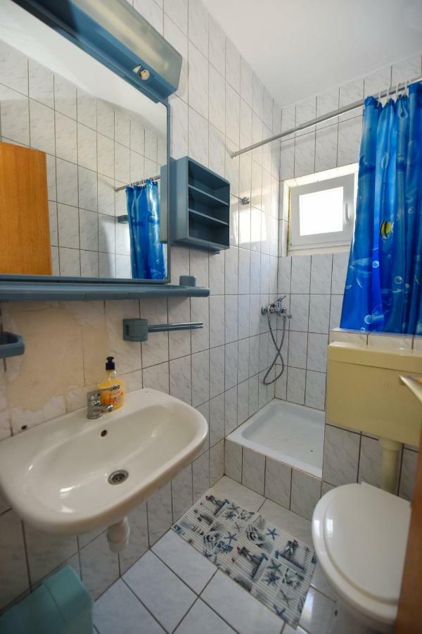 Val Apartmani, Stara Novalja Luaran gambar